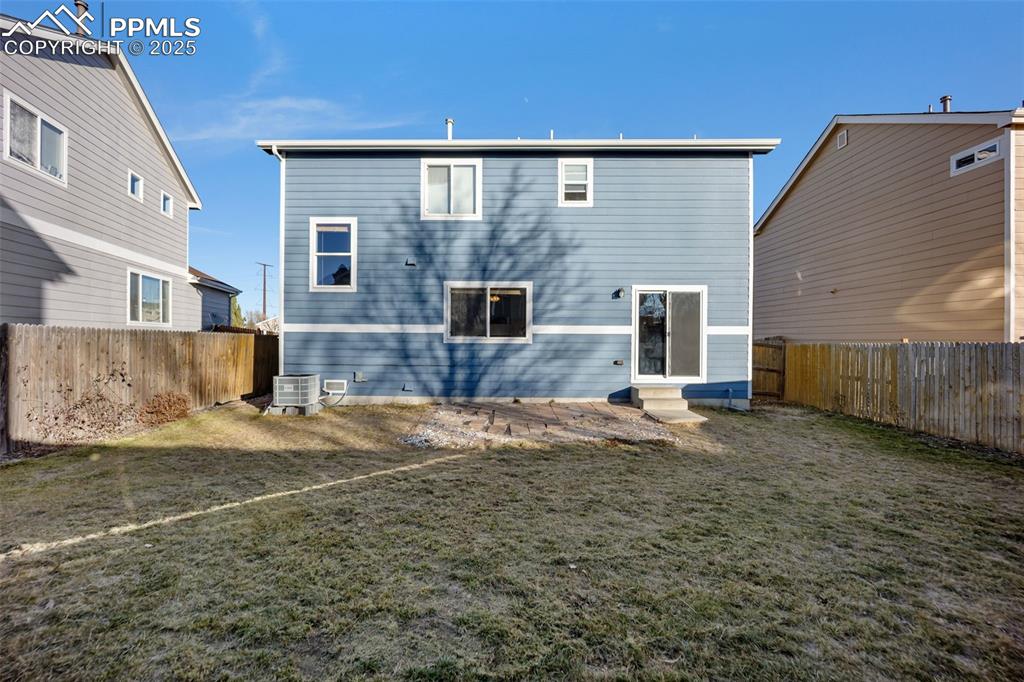 Image 32 of 34: Back of Structure