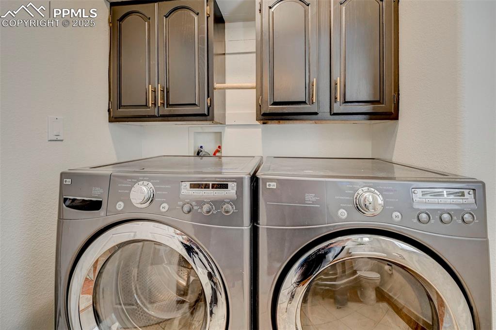 Image 18 of 36: Laundry