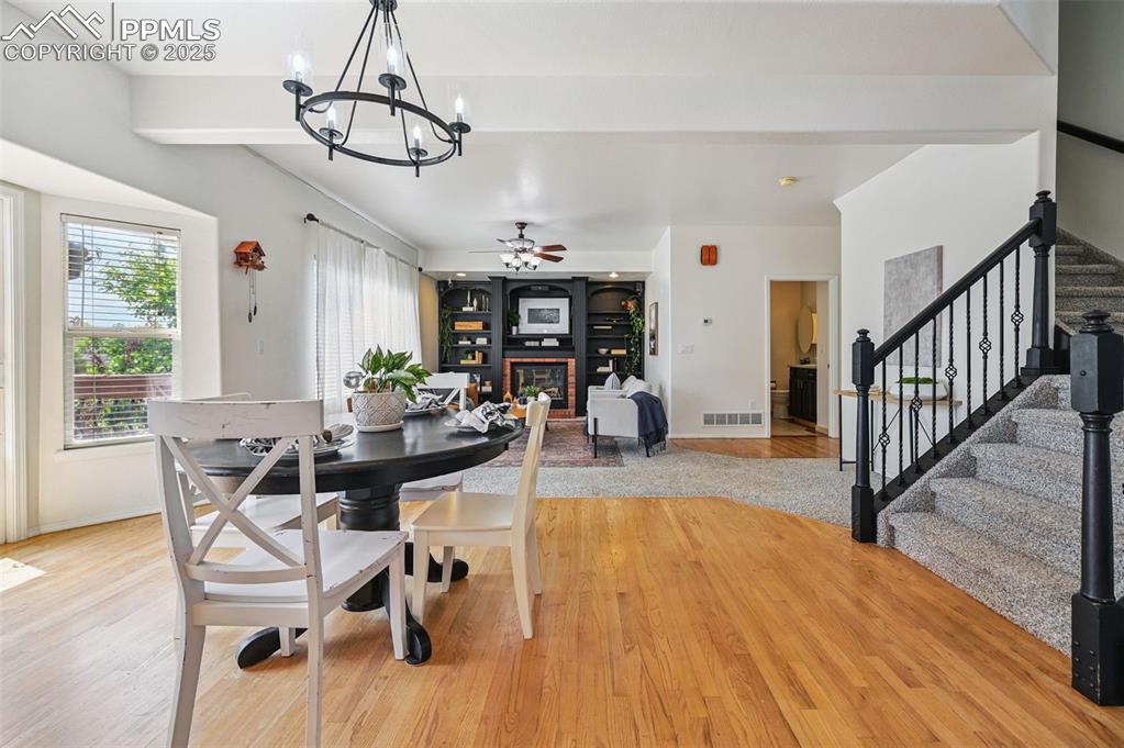 Image 3 of 36: Dining Area
