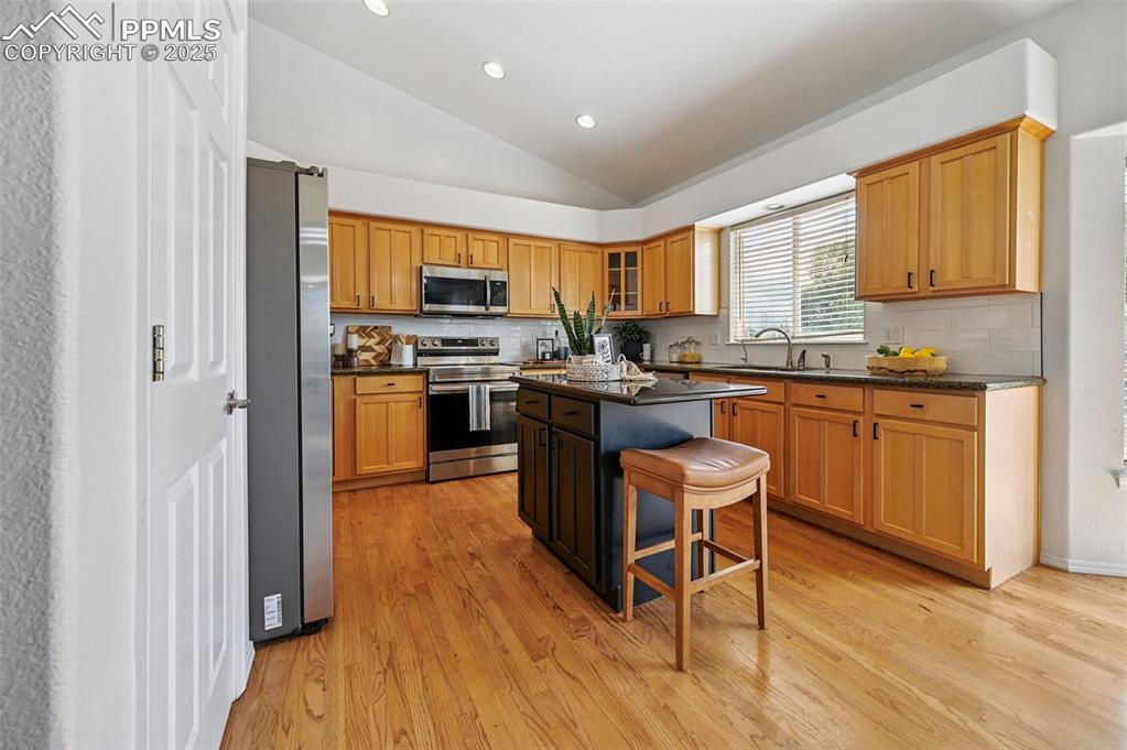 Image 4 of 36: Kitchen