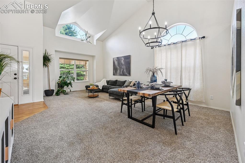 Image 6 of 36: Dining Area