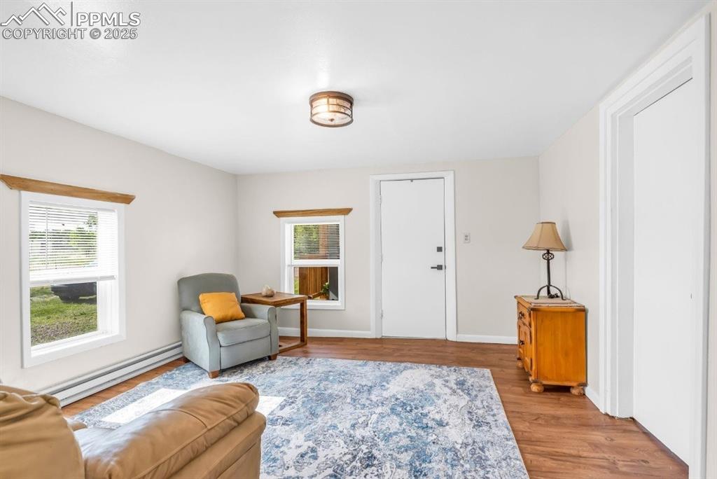 Image 8 of 39: Sitting Room