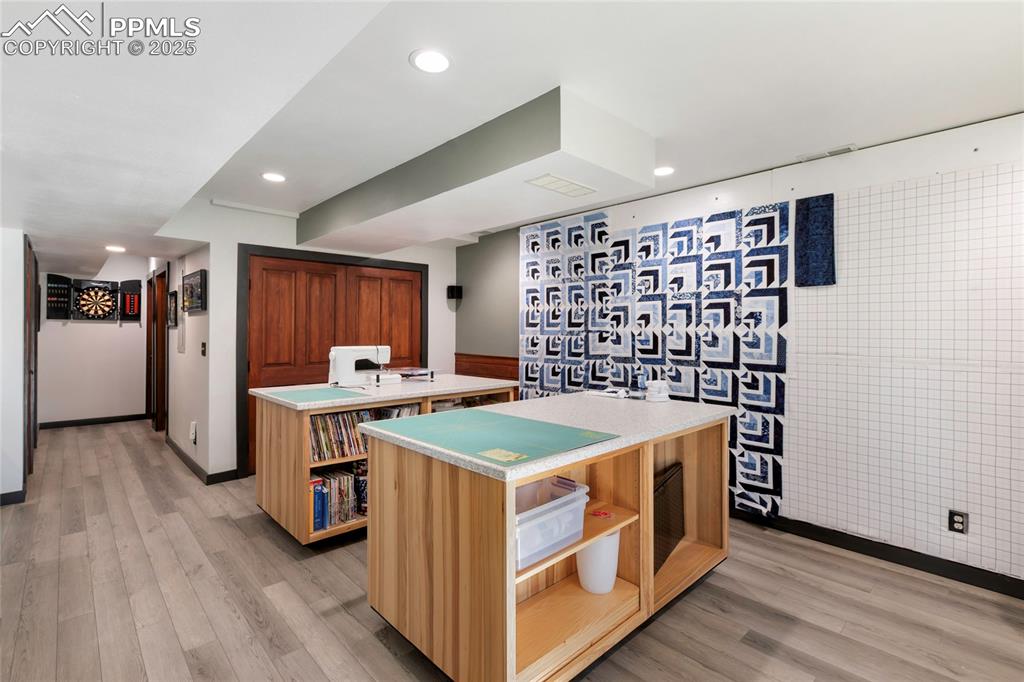 Image 33 of 50: Kitchen