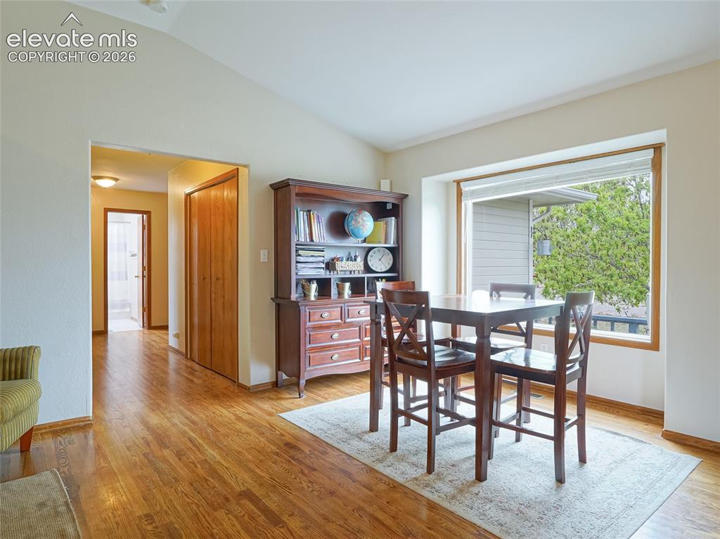 Image 8 of 36: Dining Area