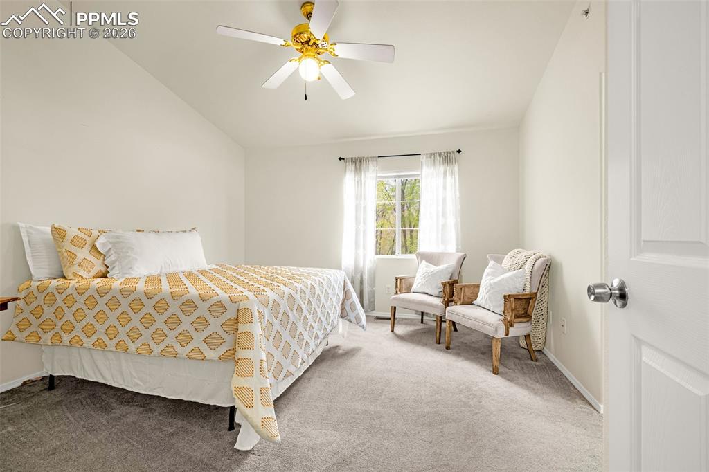 Image 6 of 19: Bedroom