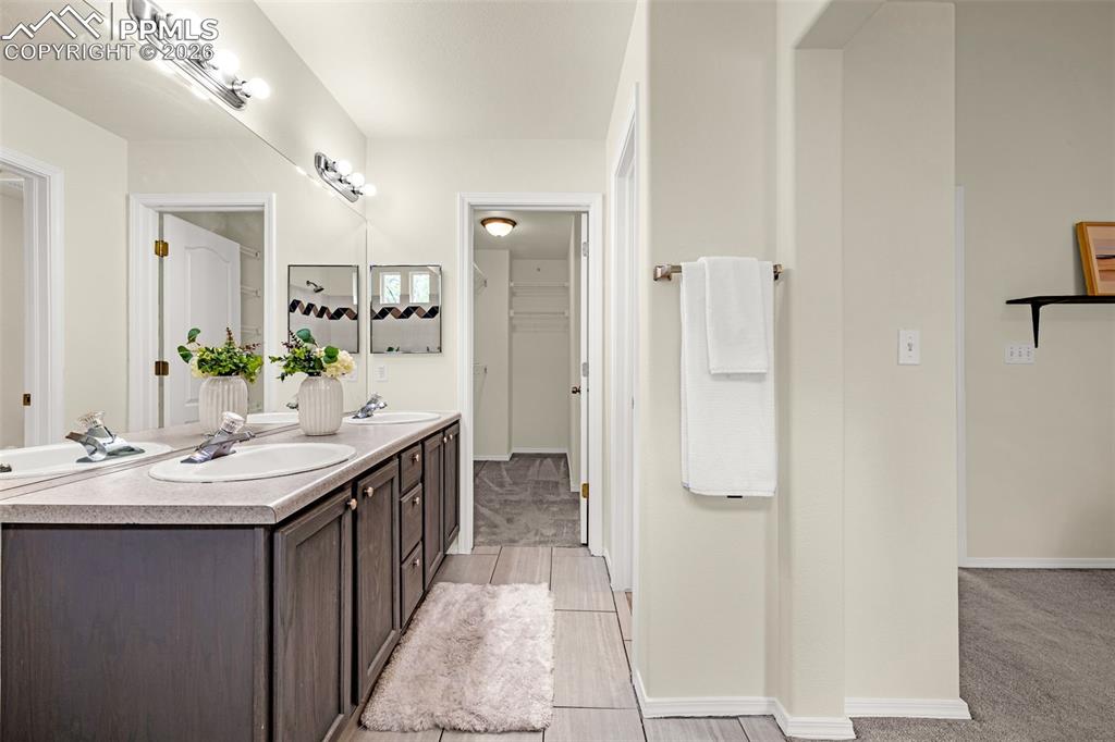 Image 9 of 19: Bathroom