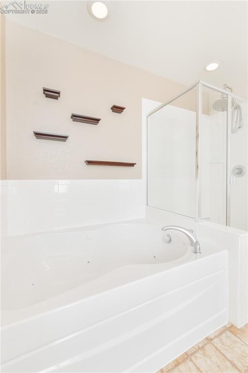 Image 30 of 50: Bathroom