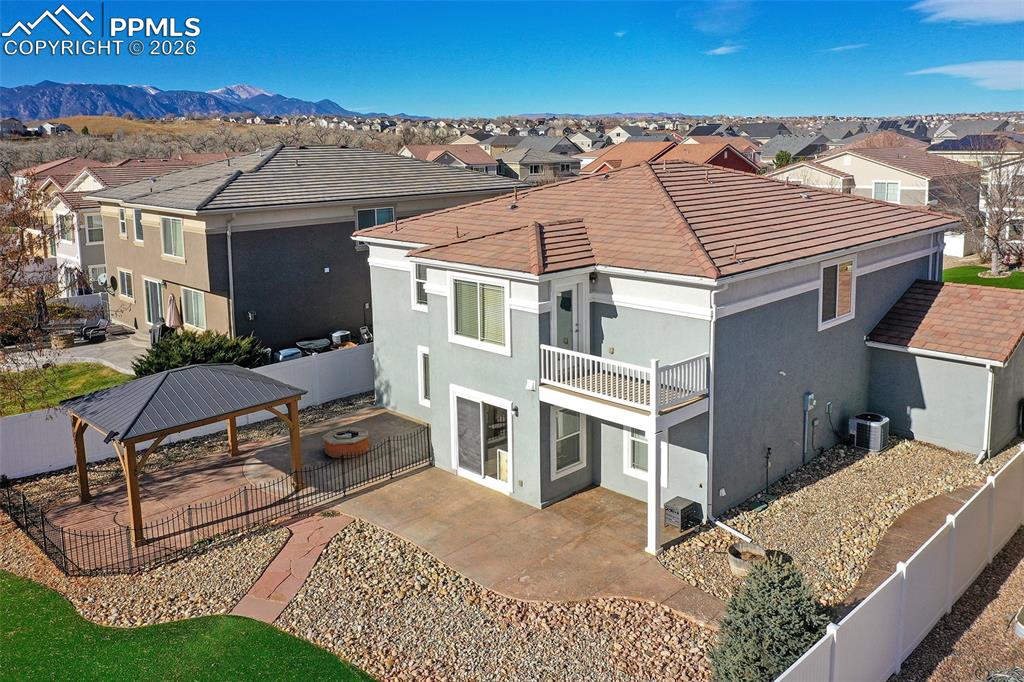 Image 44 of 50: Back of Structure