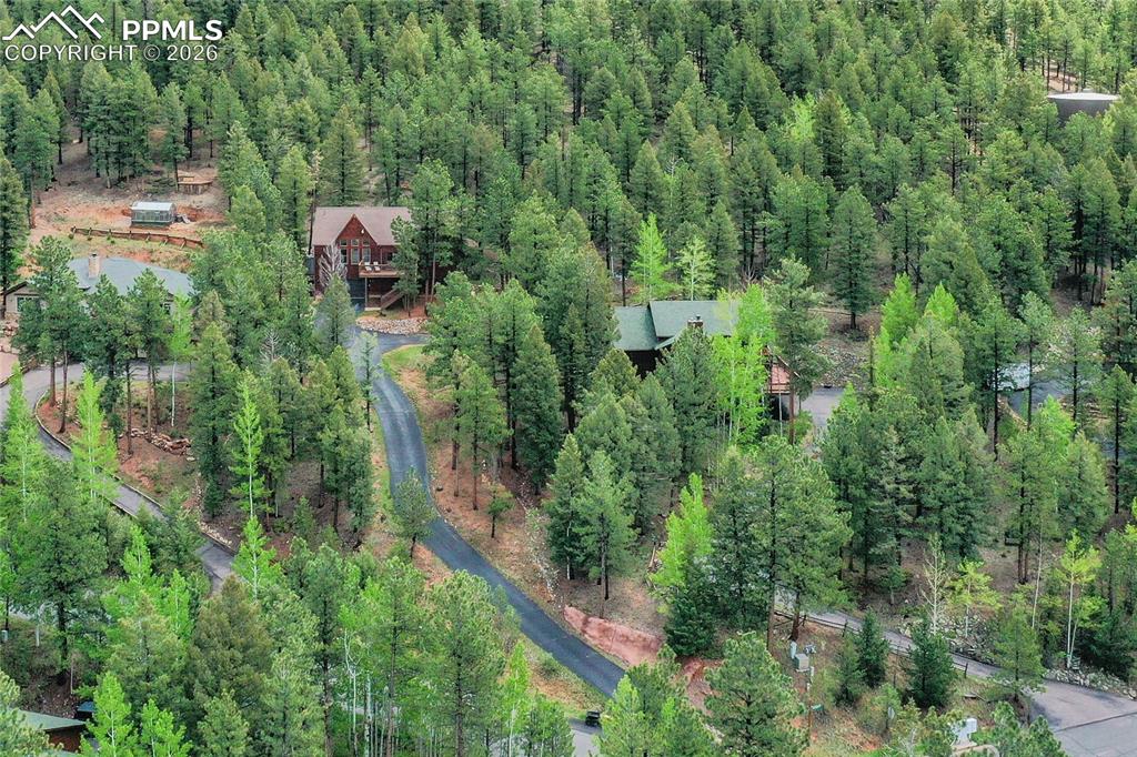 Image 29 of 34: Perched above the roads to optimize the setting and the views