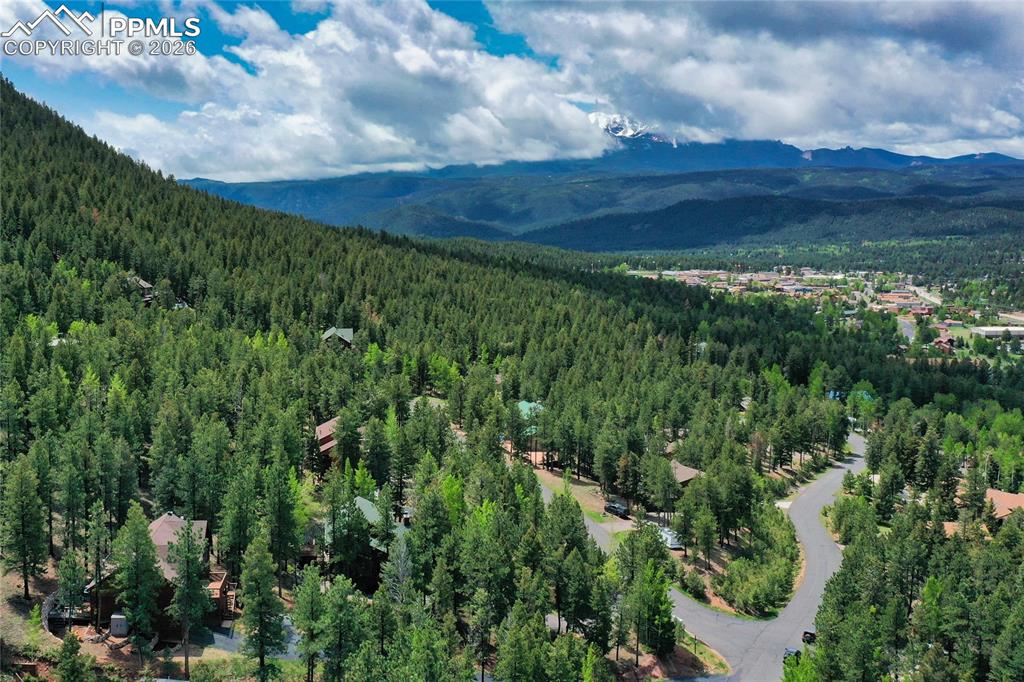 Image 5 of 34: This home will not disappoint!