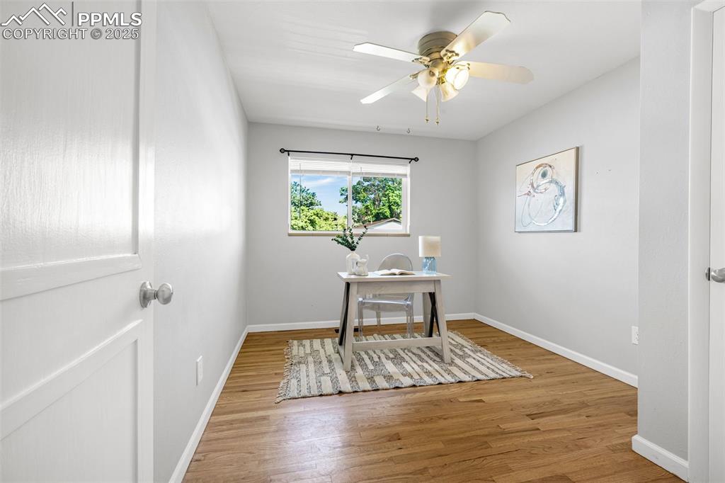Image 11 of 28: Office