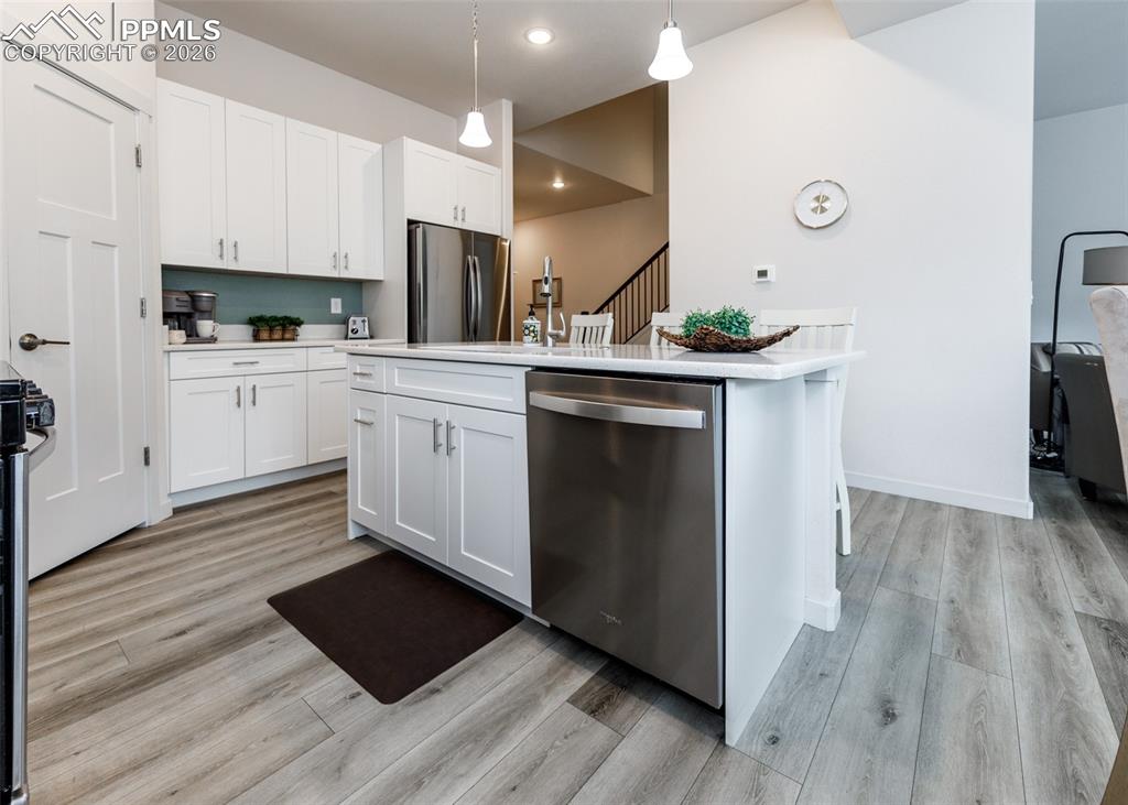 Image 16 of 49: Kitchen