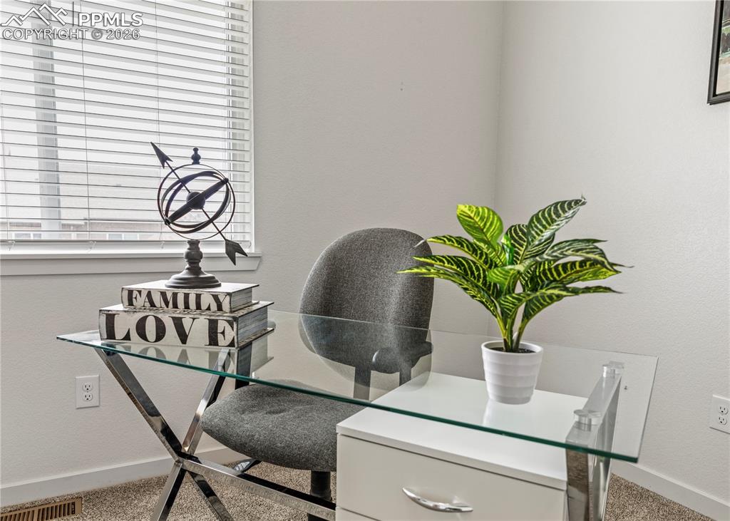 Image 41 of 49: Office