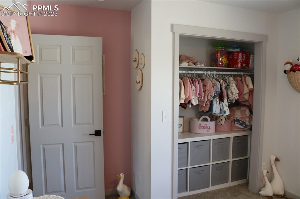 Image 15 of 23: Closet