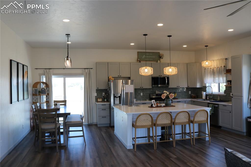 Image 22 of 23: Kitchen