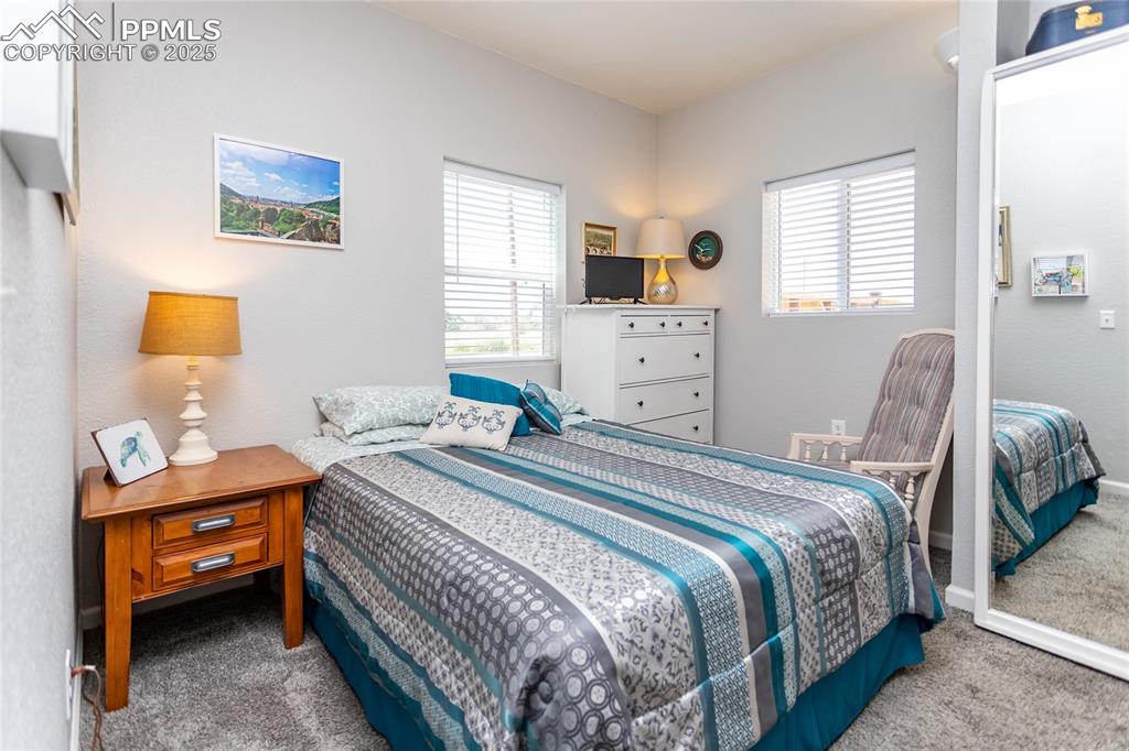 Image 17 of 50: Bedroom