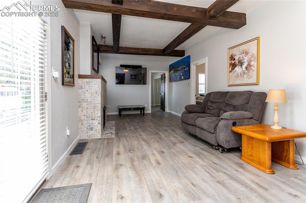 Image 2 of 50: Living Room