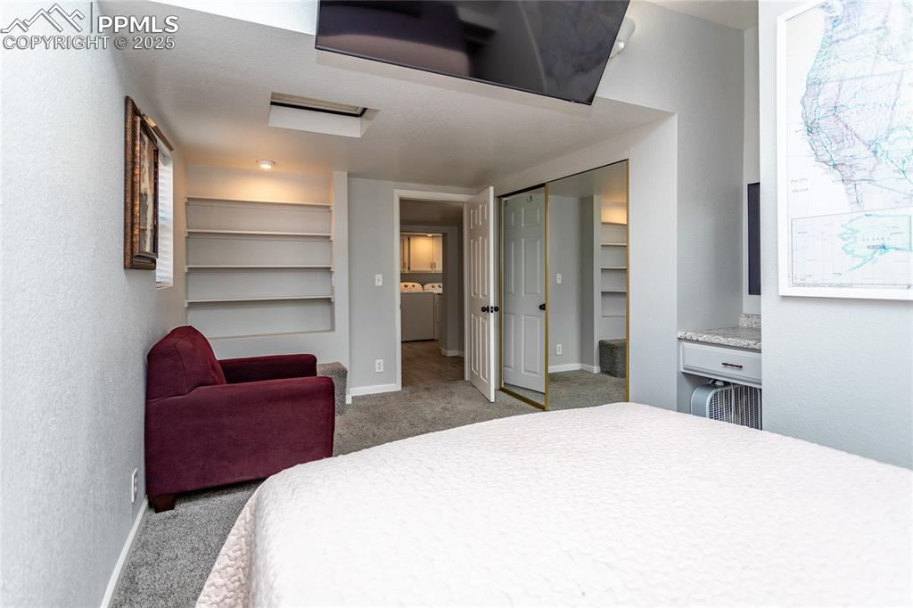 Image 24 of 50: Bedroom