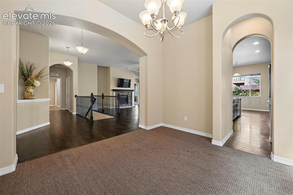 Image 11 of 48: Dining Area