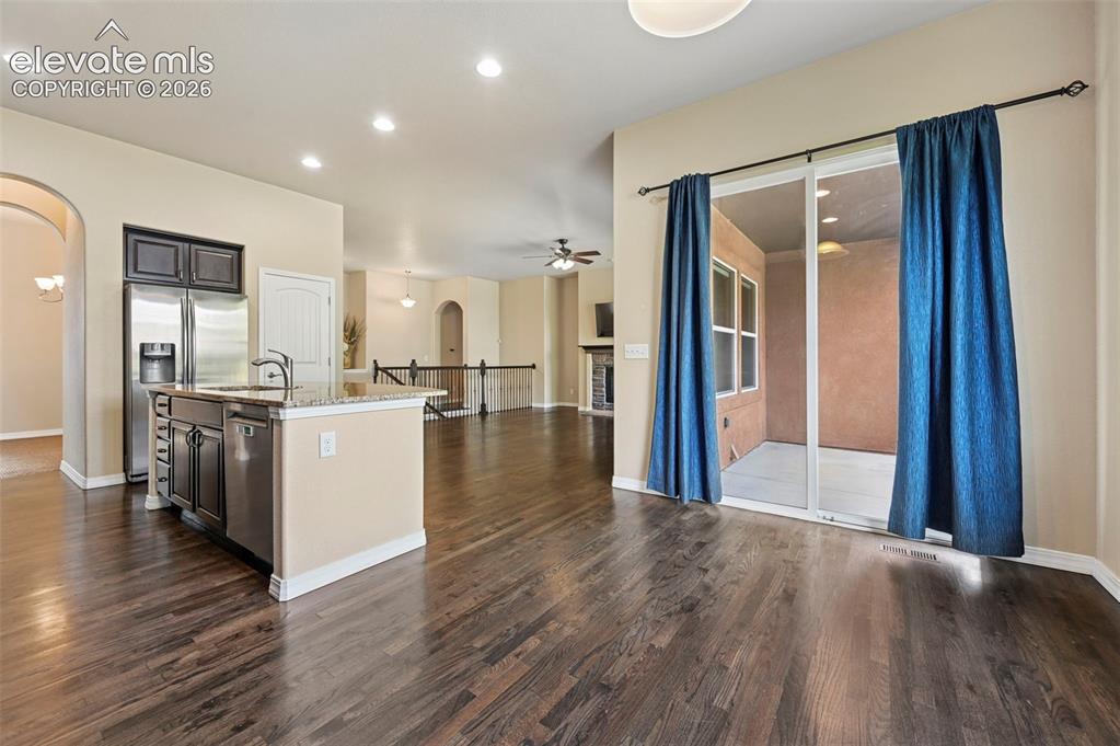 Image 14 of 48: Kitchen