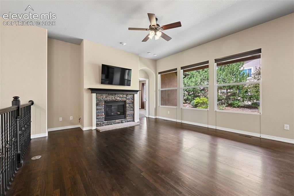 Image 4 of 48: Living Room