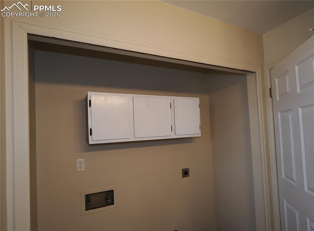 Image 14 of 30: Laundry