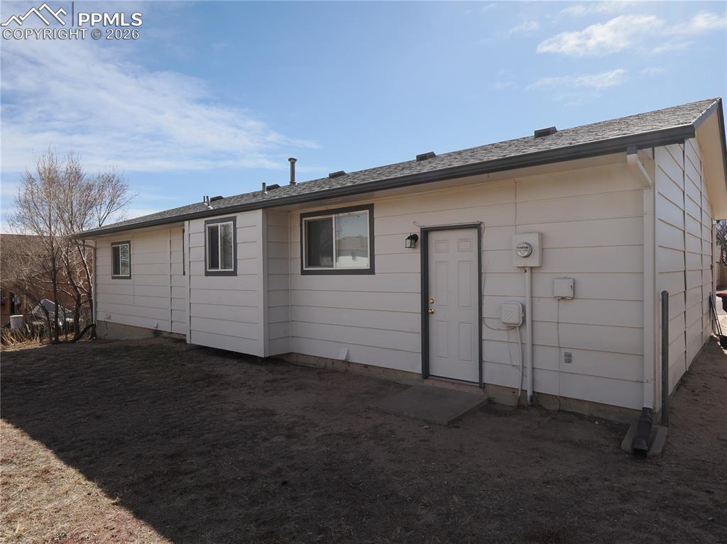 Image 23 of 30: Back of Structure