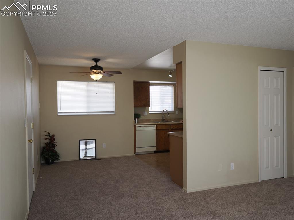 Image 6 of 30: Kitchen