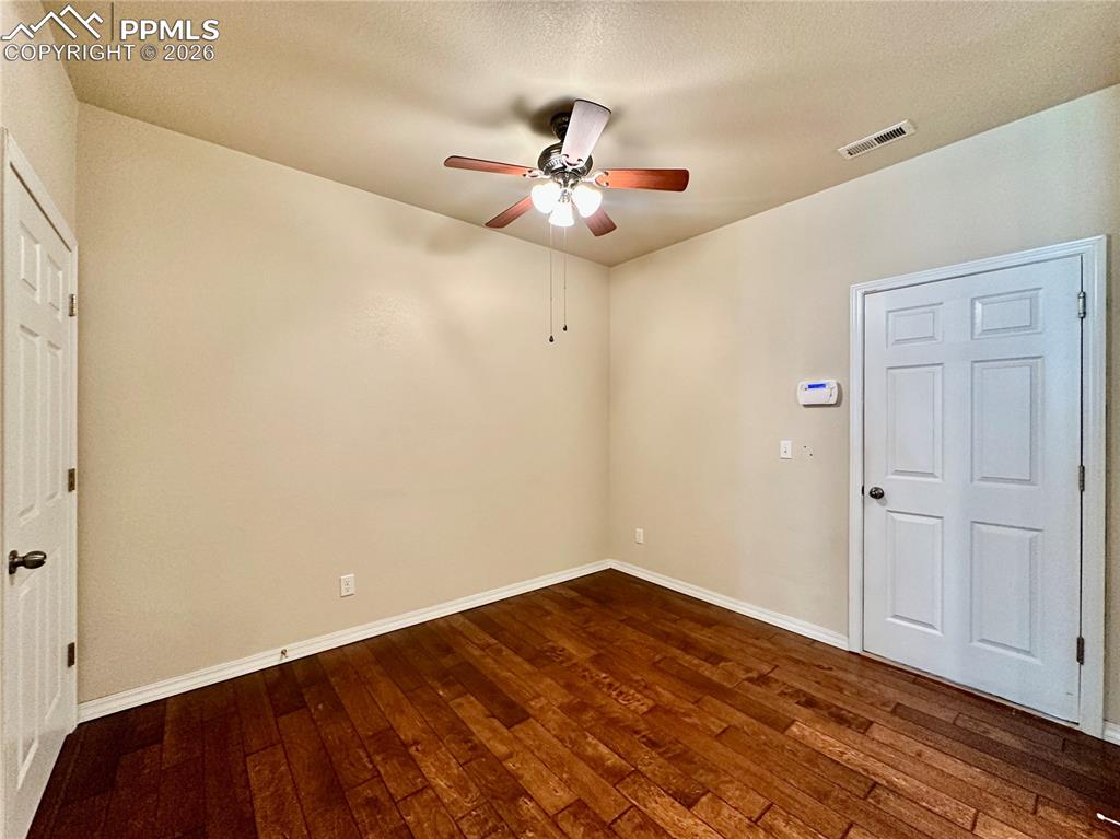 Image 7 of 22: Dining Room