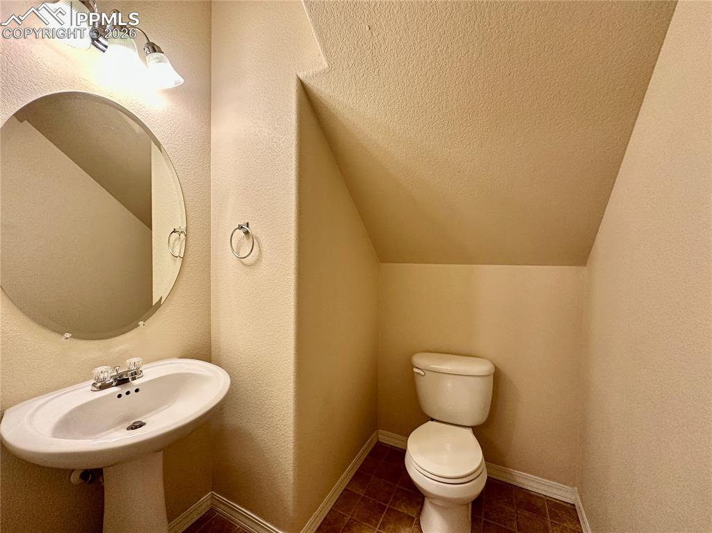 Image 9 of 22: Bathroom