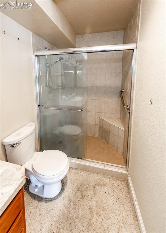 Image 28 of 36: Bathroom