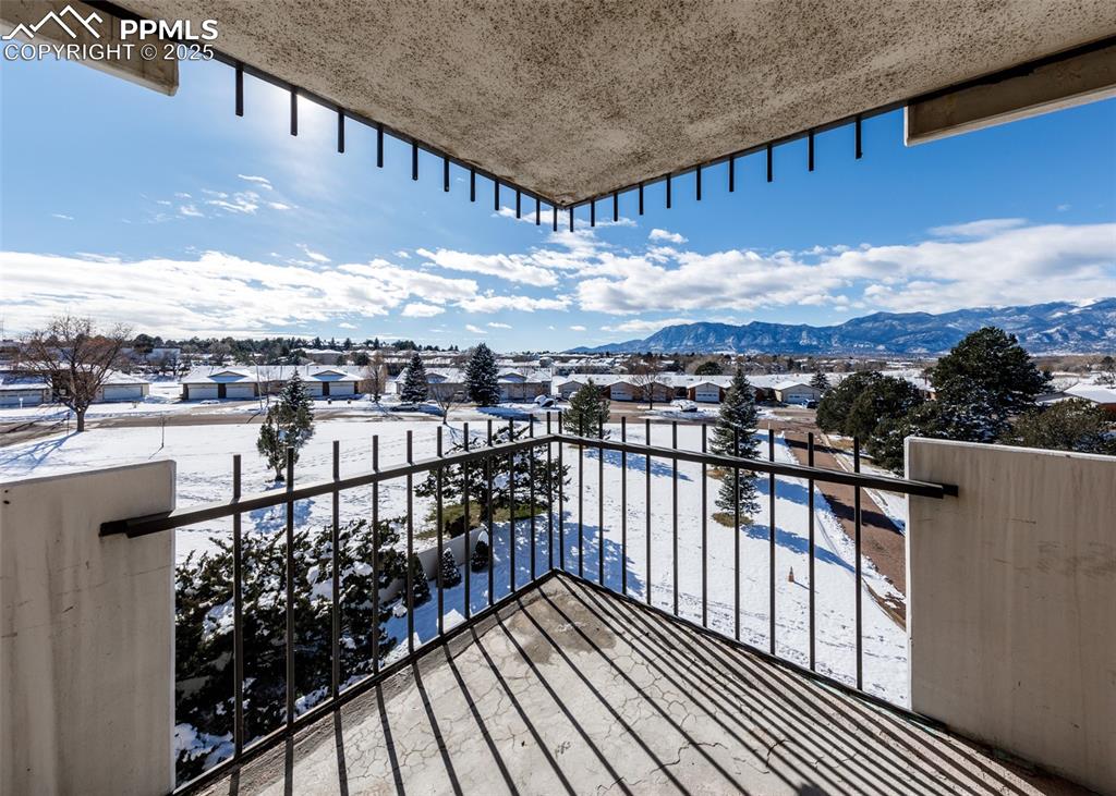 Image 36 of 36: Balcony