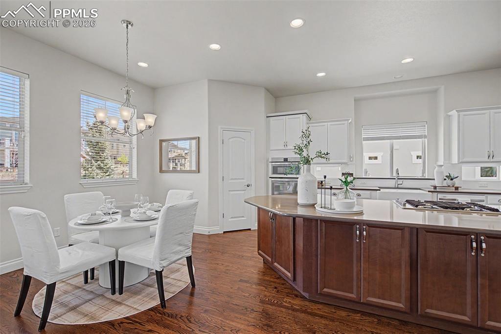 Image 11 of 50: Kitchen