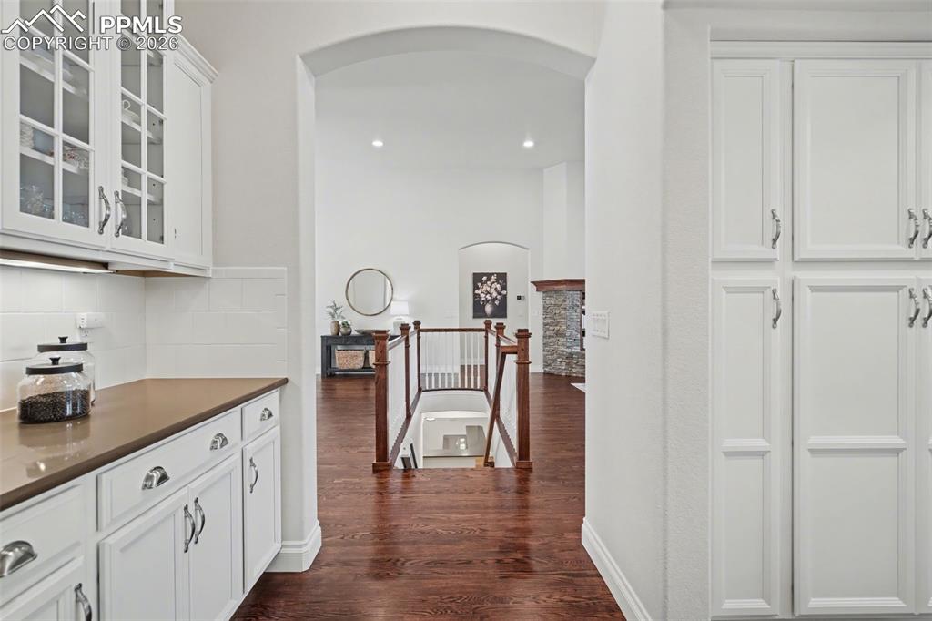 Image 13 of 50: Kitchen