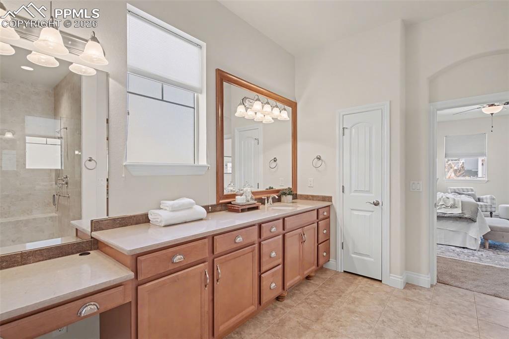 Image 20 of 50: Bathroom