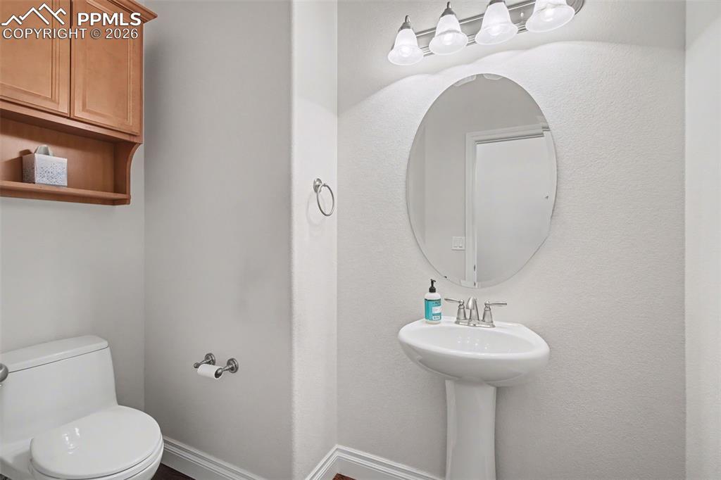 Image 27 of 50: Bathroom