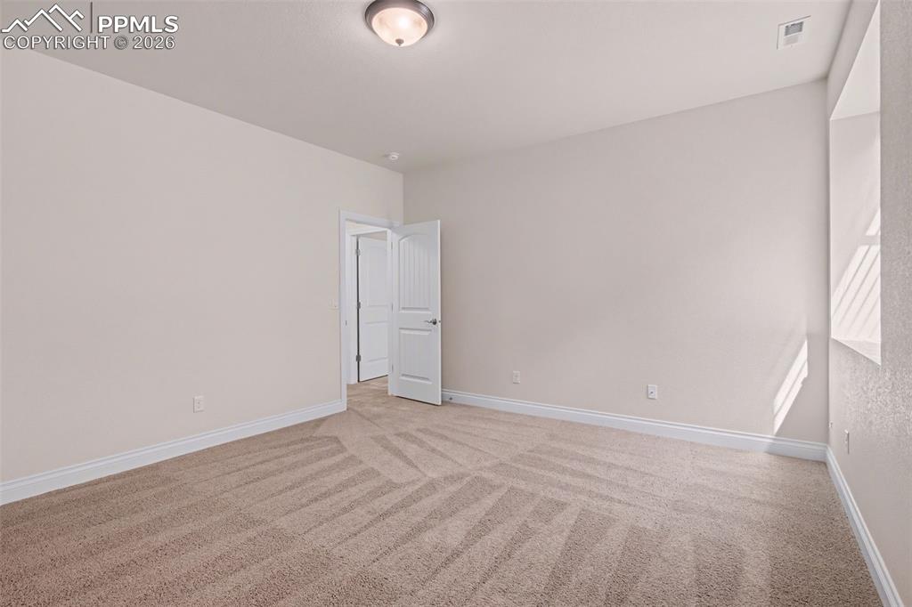 Image 37 of 50: Bedroom