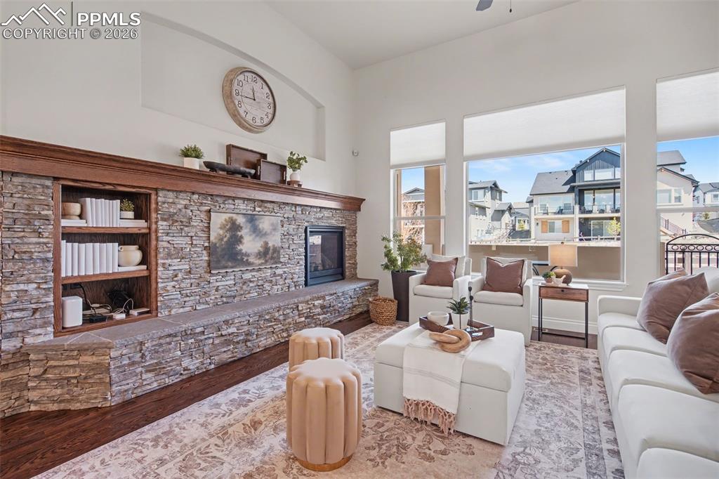 Image 4 of 50: Great Room