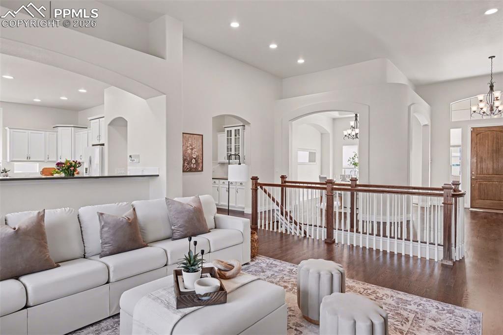 Image 7 of 50: Great Room