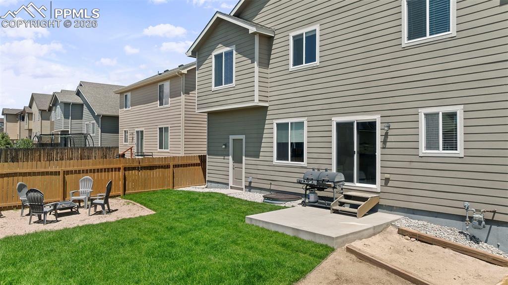 Image 26 of 34: Back of Structure