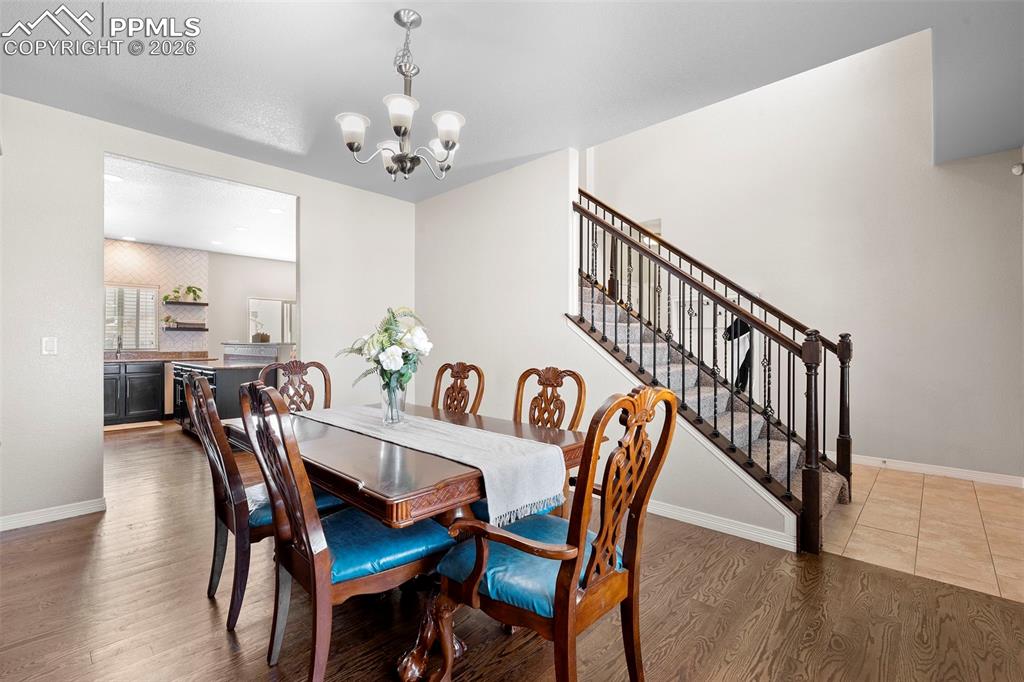 Image 3 of 34: Dining Area