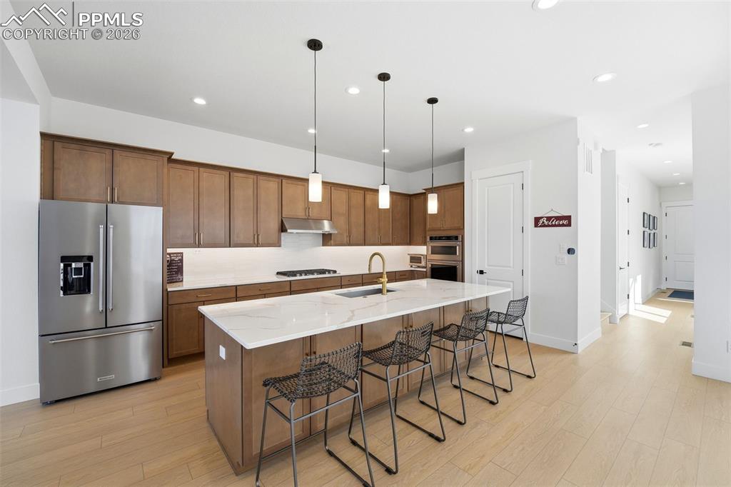 Image 6 of 42: Kitchen