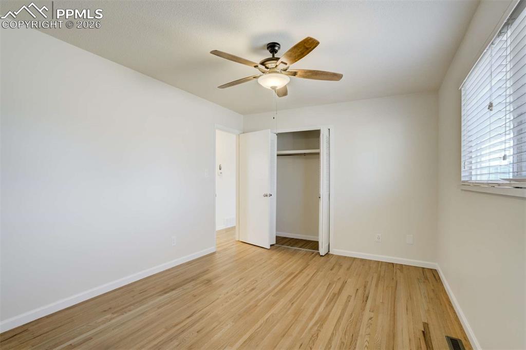 Image 10 of 39: Bedroom