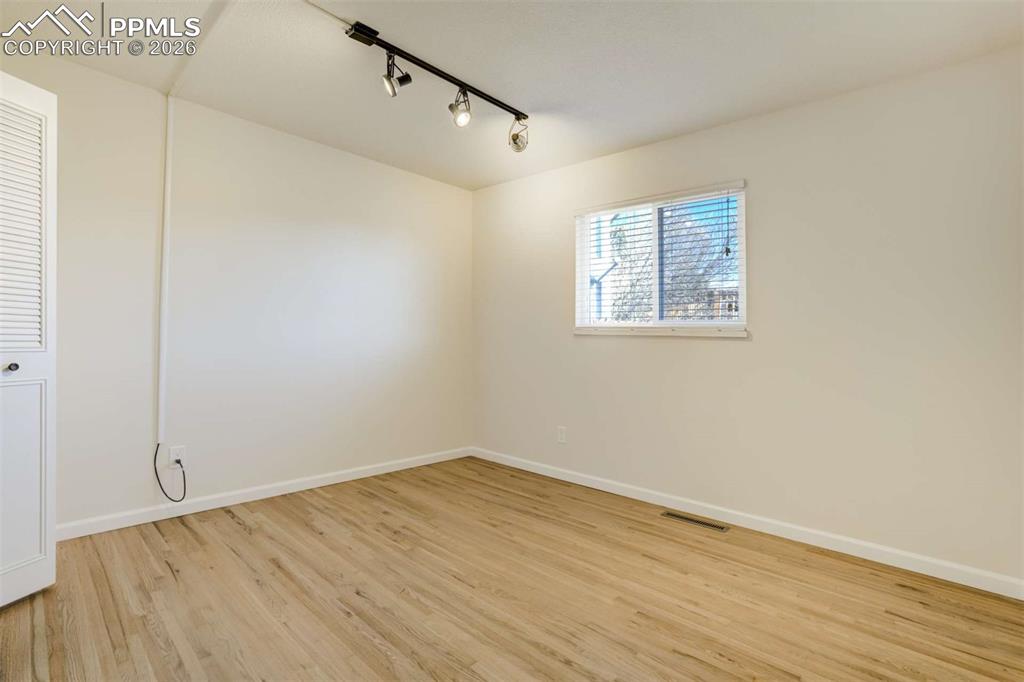 Image 11 of 39: Bedroom