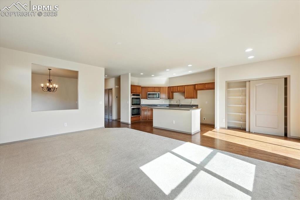 Image 15 of 47: Kitchen
