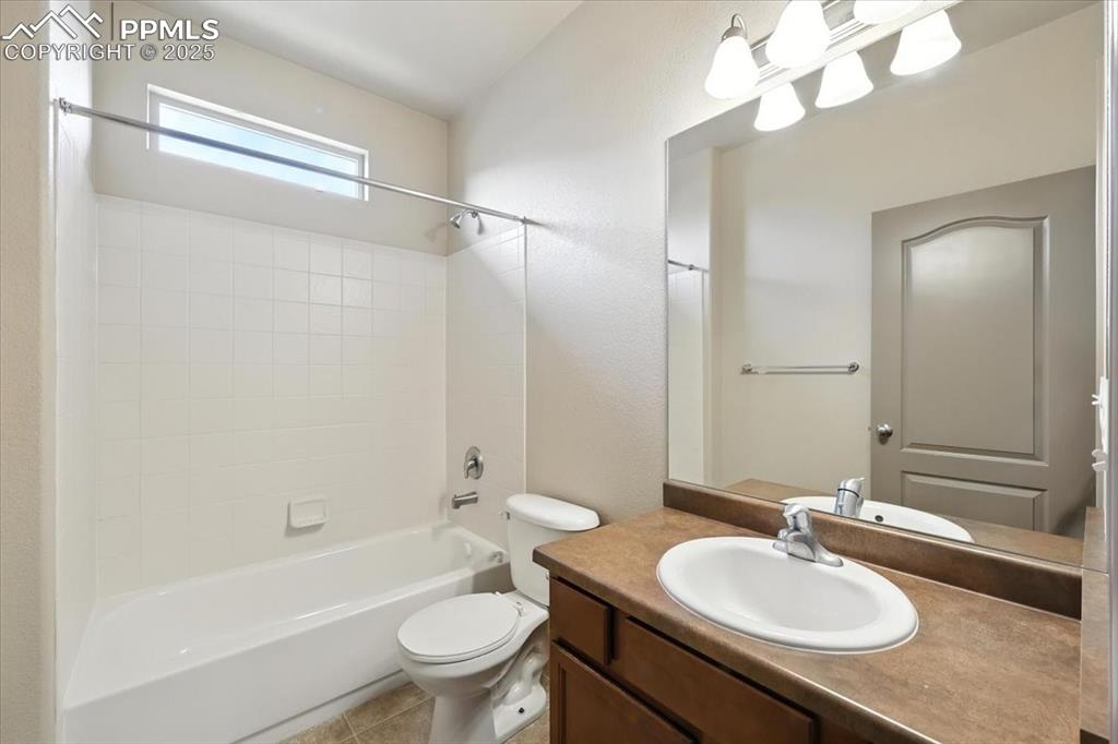 Image 8 of 47: Bathroom