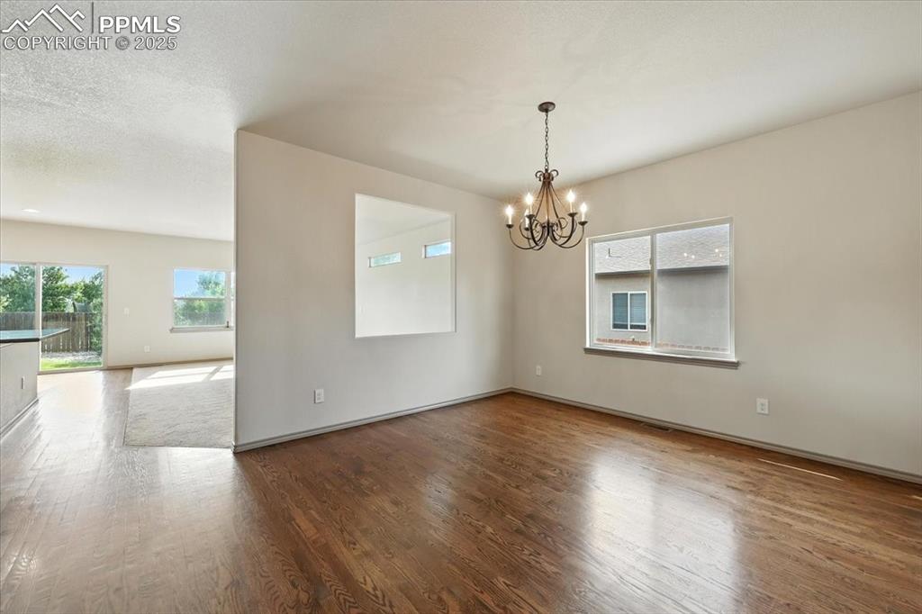 Image 9 of 47: Dining Room