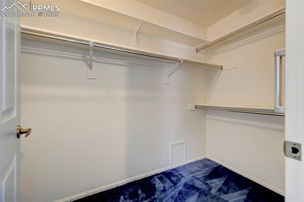 Image 19 of 36: Closet