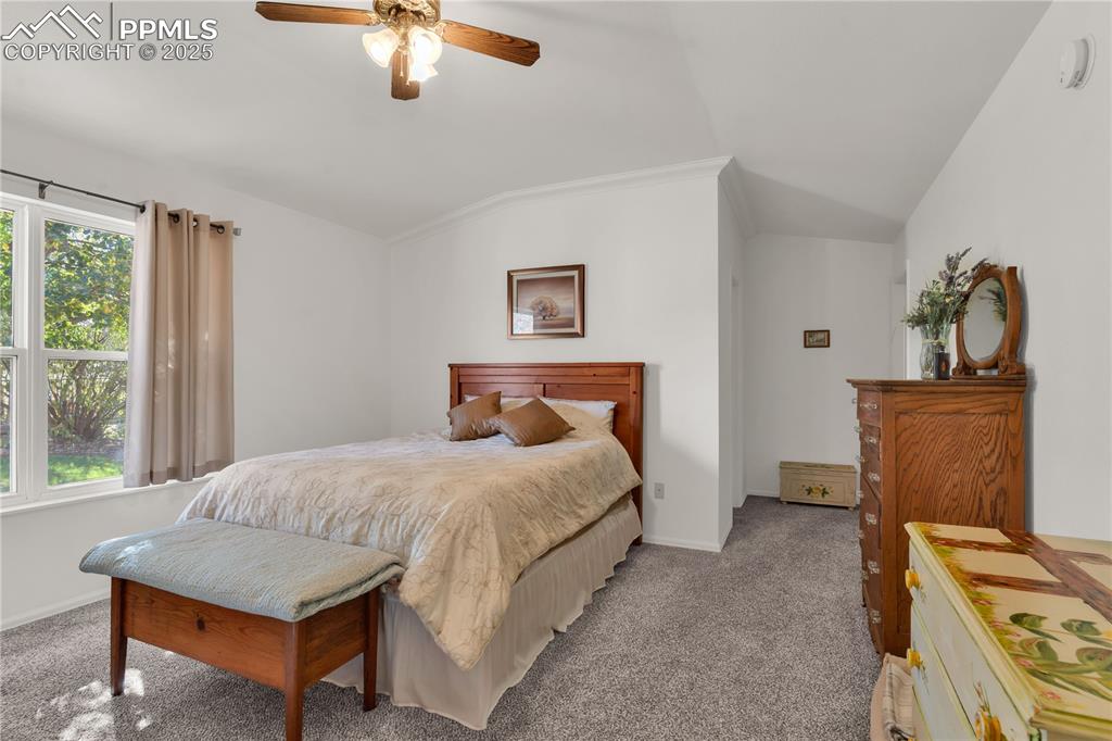 Image 19 of 43: Bedroom