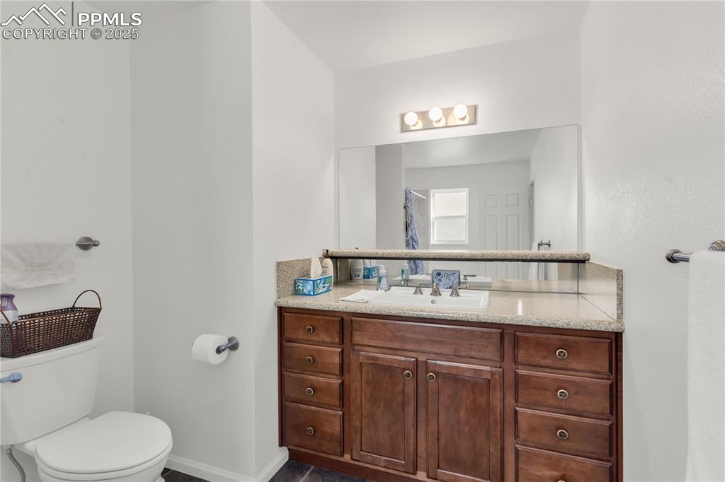 Image 22 of 43: Bathroom